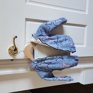 Very thick star hoodie sz 2T